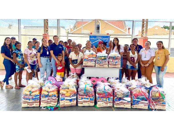 Entrega de cestas básicas a  Prefeitura Municipal de Icó, através da Secretaria do Trabalho e Assistência Social